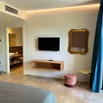 Apartmanhotel Costantina With Heated Pool