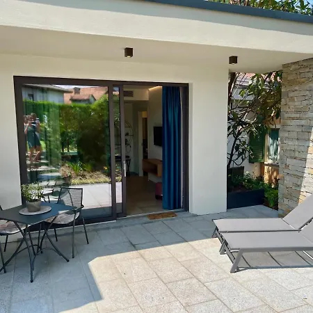 Aparthotel Costantina With Heated Pool