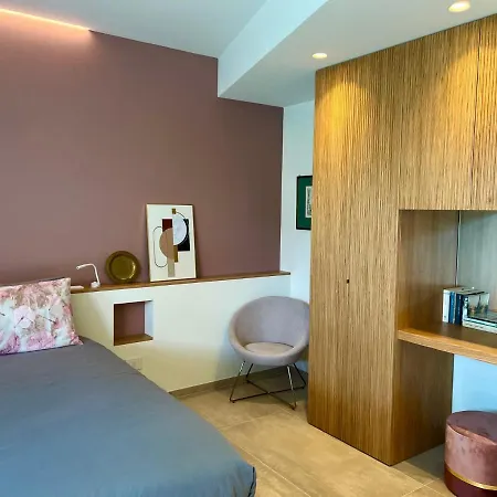 Costantina With Heated Pool