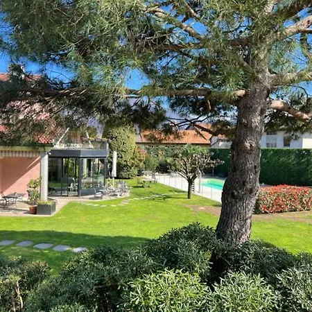 Costantina With Heated Pool