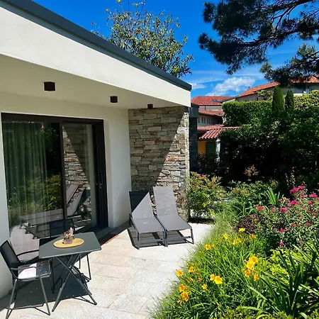 Costantina With Heated Pool