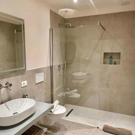 Costantina With Heated Pool *