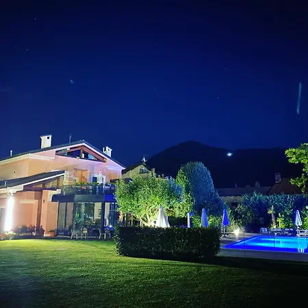 Costantina With Heated Pool