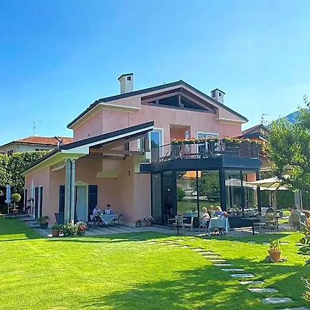 Appart hôtel Costantina With Heated Pool