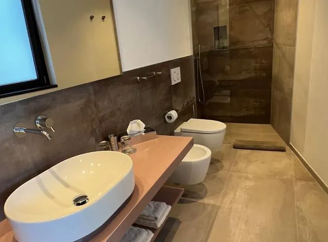 Costantina With Heated Pool Cannobio