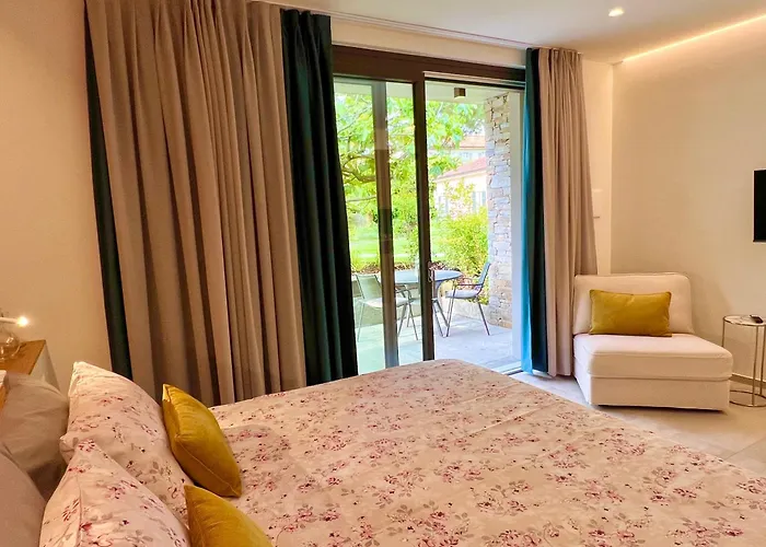 Aparthotel Costantina With Heated Pool Cannobio