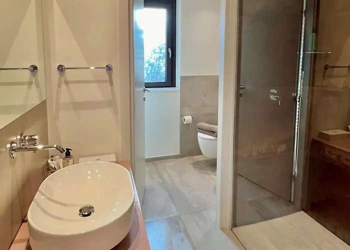 Costantina With Heated Pool