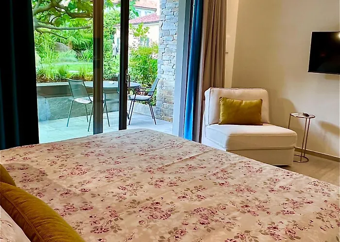 Costantina With Heated Pool Cannobio