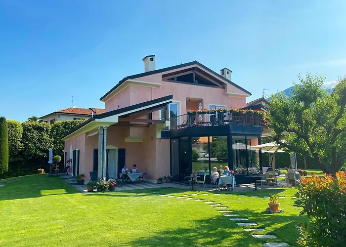 Aparthotel Costantina With Heated Pool 4*